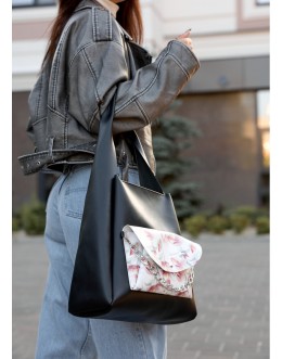 Жіноча сумка-хобо BLISS чорна з квітами