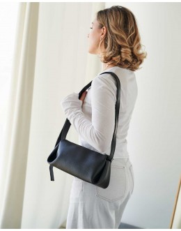 Жіноча сумка крос-боді MAY чорна